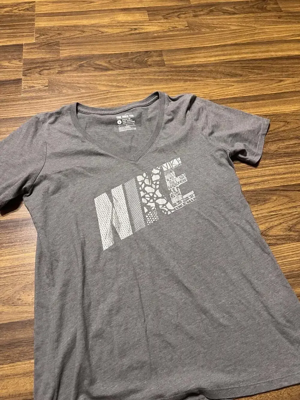Nike tee gray